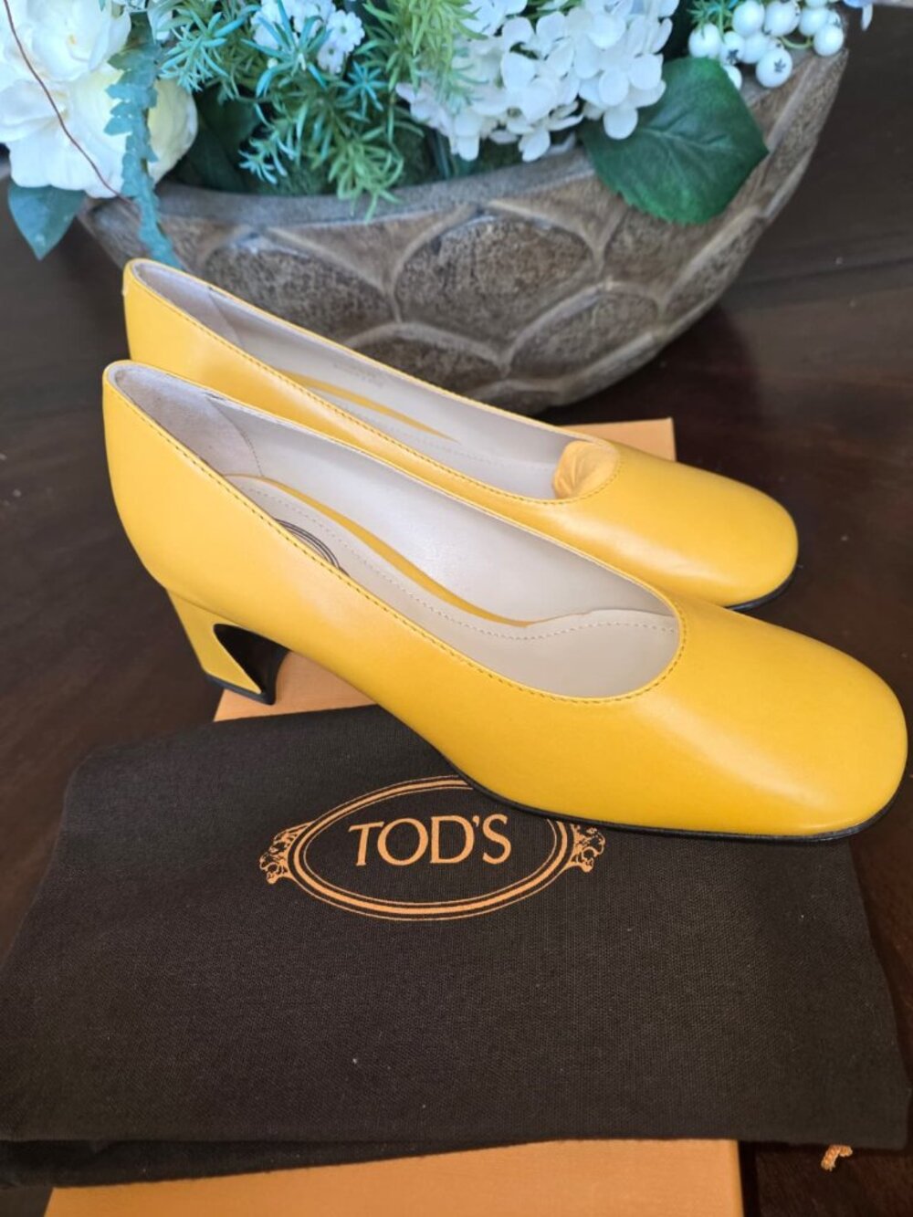 Authentic Tod's Yellow Chunky Heel Pumps with Box Size 35.5-MSRP $730